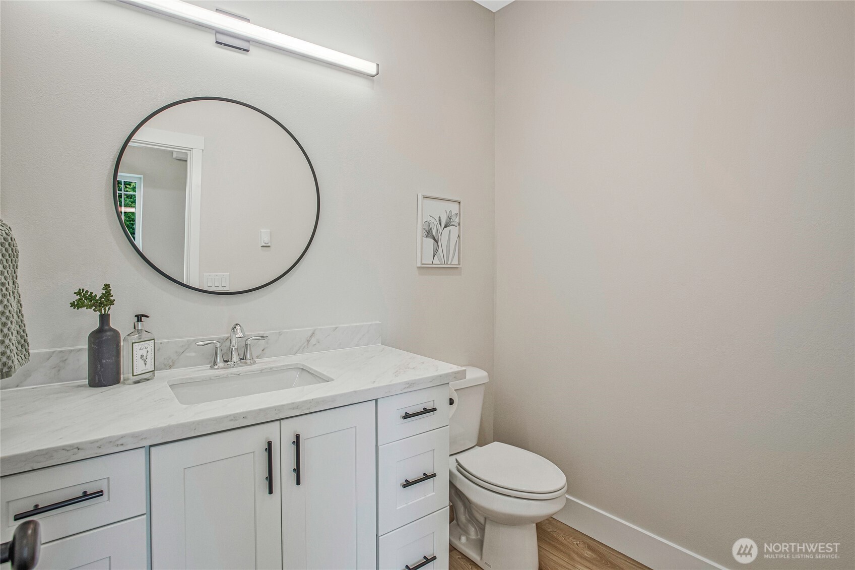 1404 E 51st Street Property Photo 8