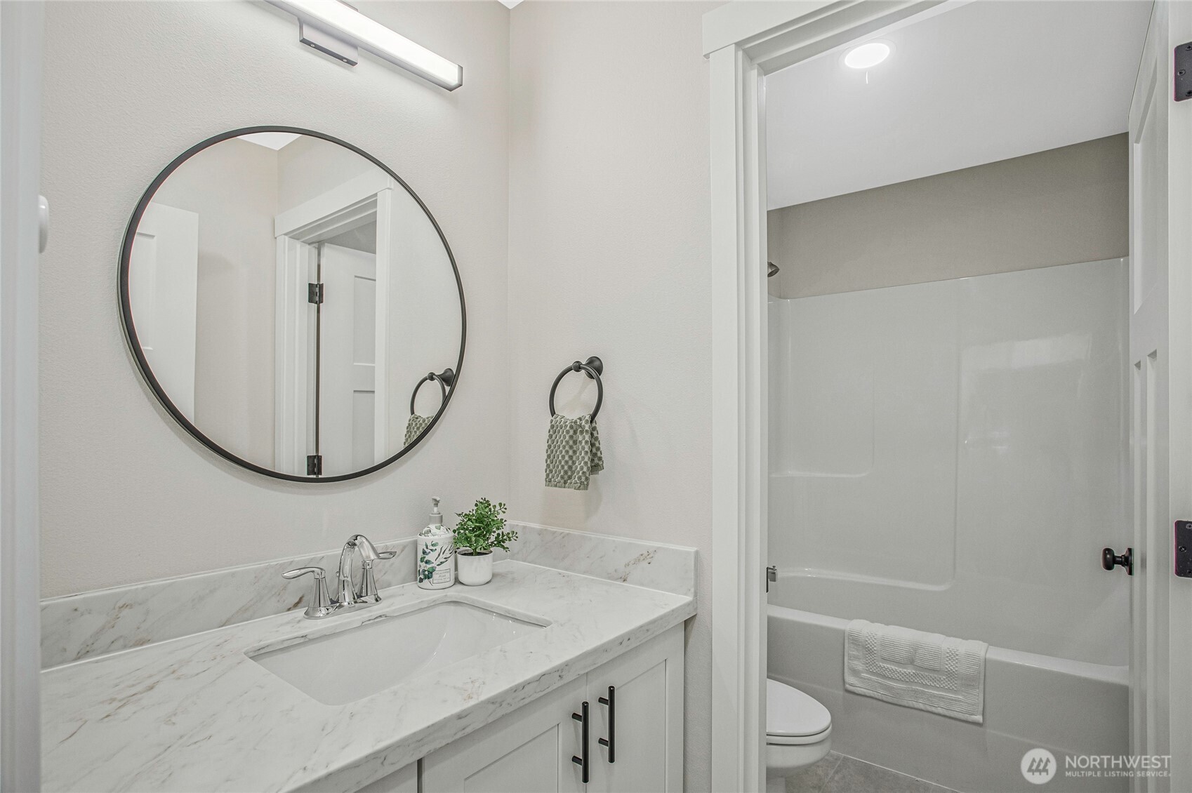 1404 E 51st Street Property Photo 13