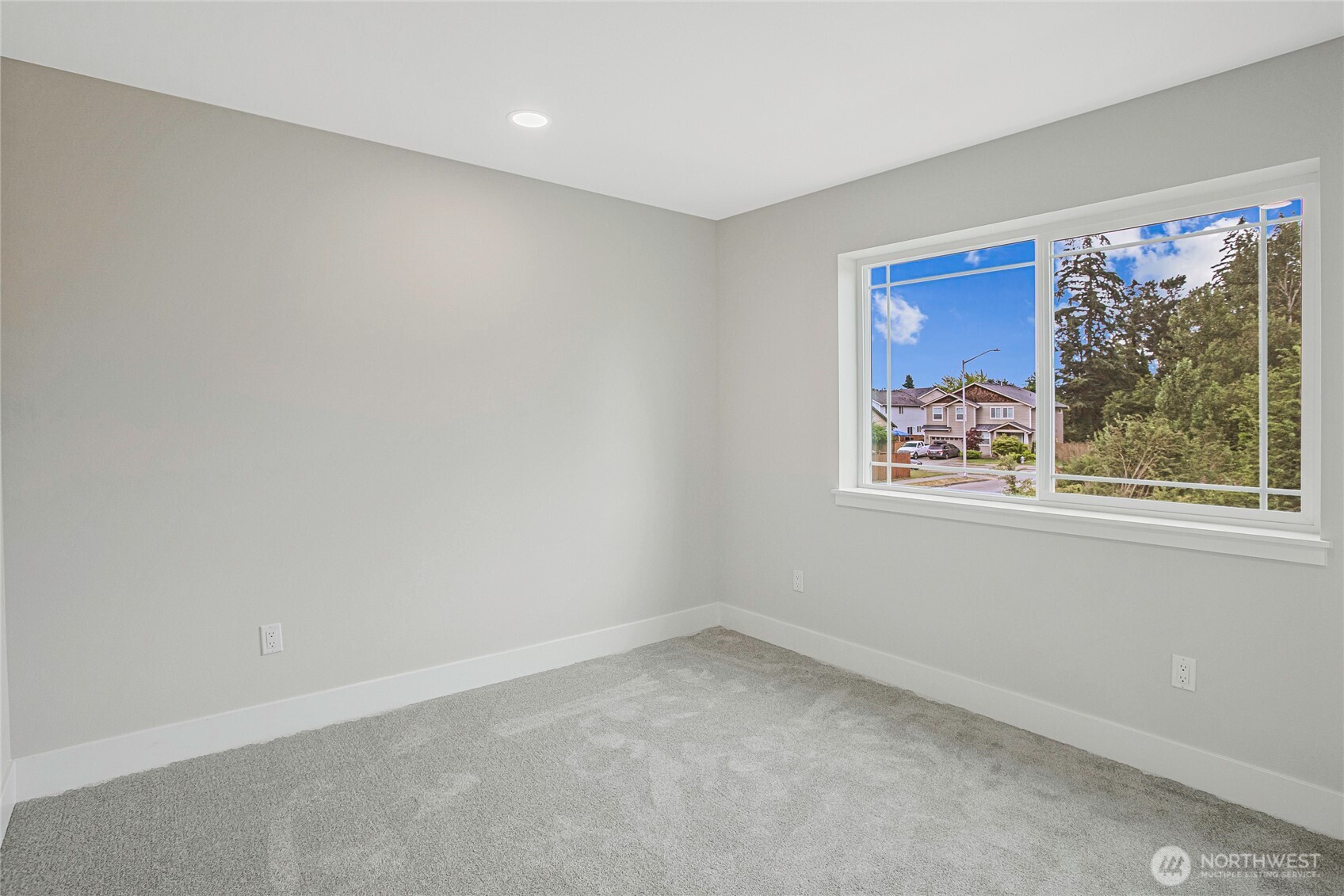 1404 E 51st Street Property Photo 15