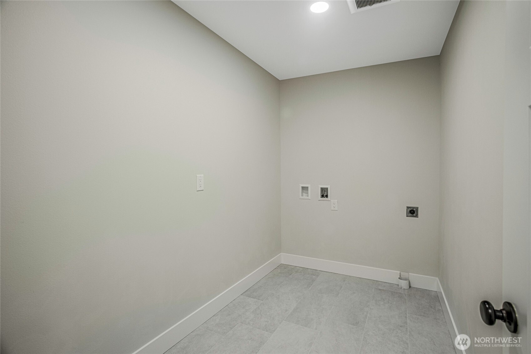 1404 E 51st Street Property Photo 18