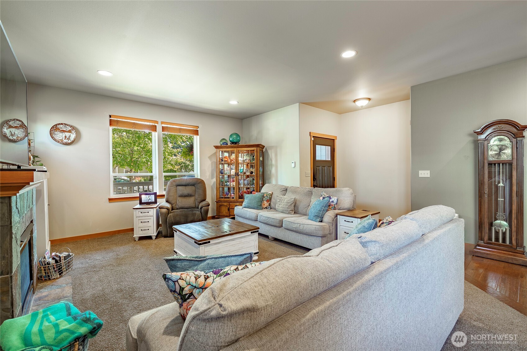 1461 Lupin Street Property Photo 6