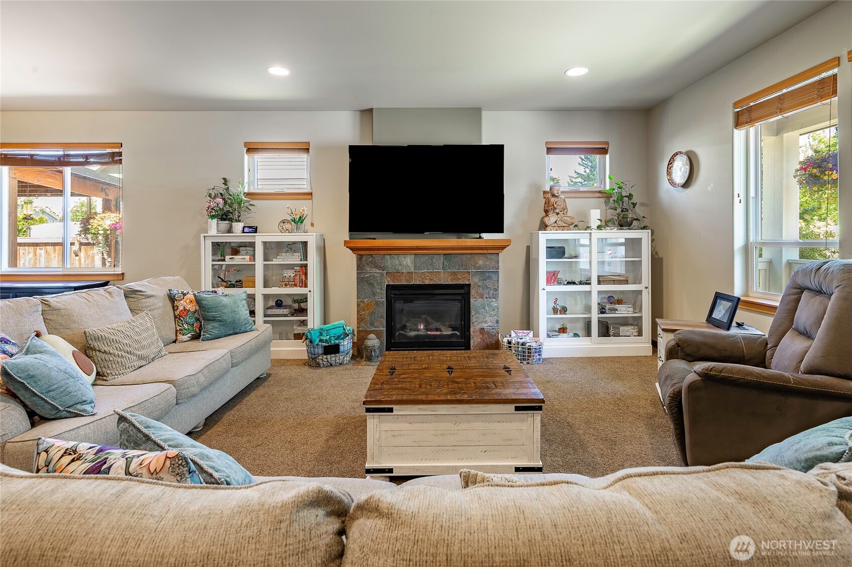 1461 Lupin Street Property Photo 8