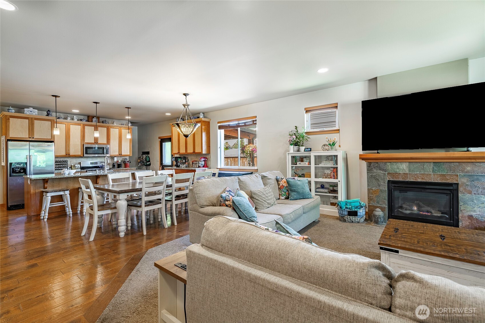 1461 Lupin Street Property Photo 10