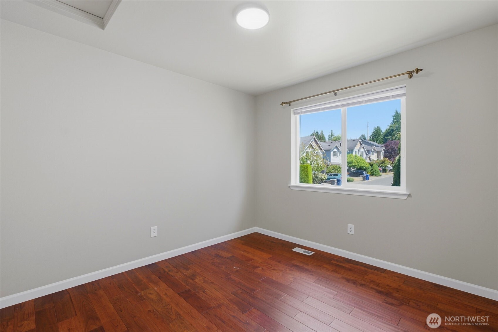 19215 25th Avenue Property Photo 29