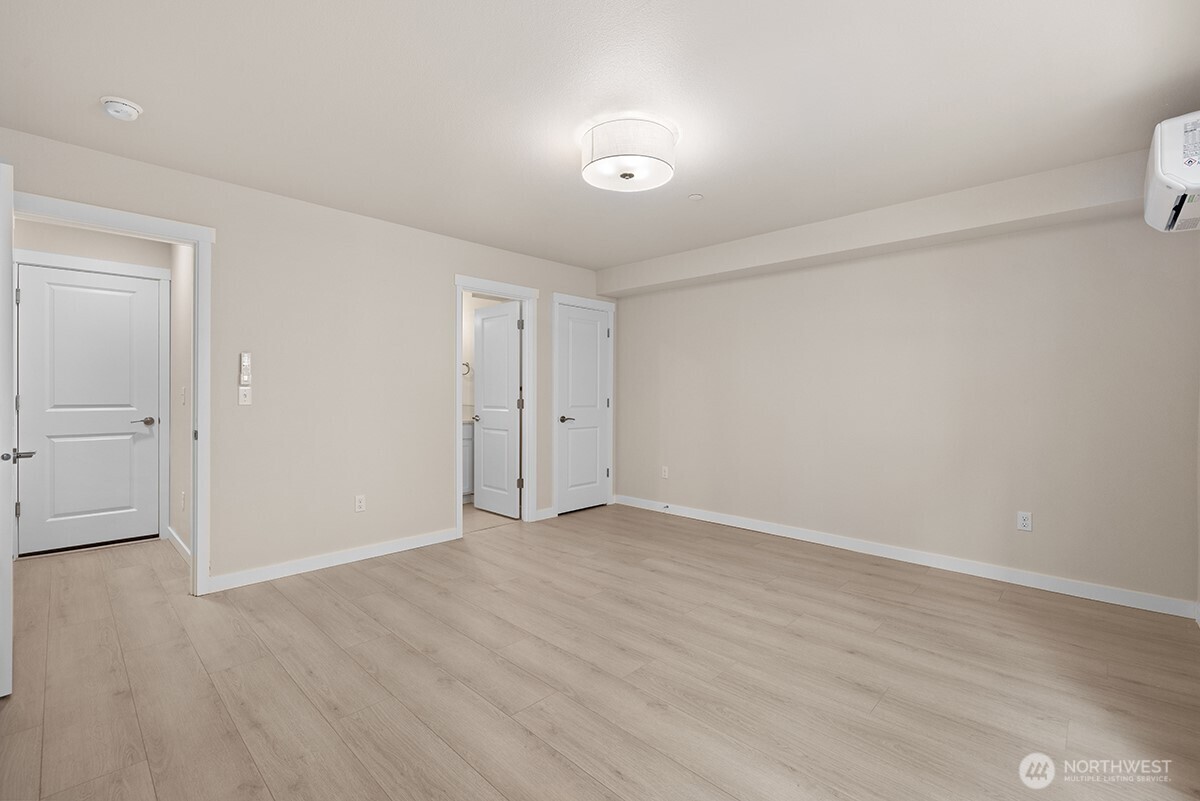 16823 Alder Way H3 Property Photo 9
