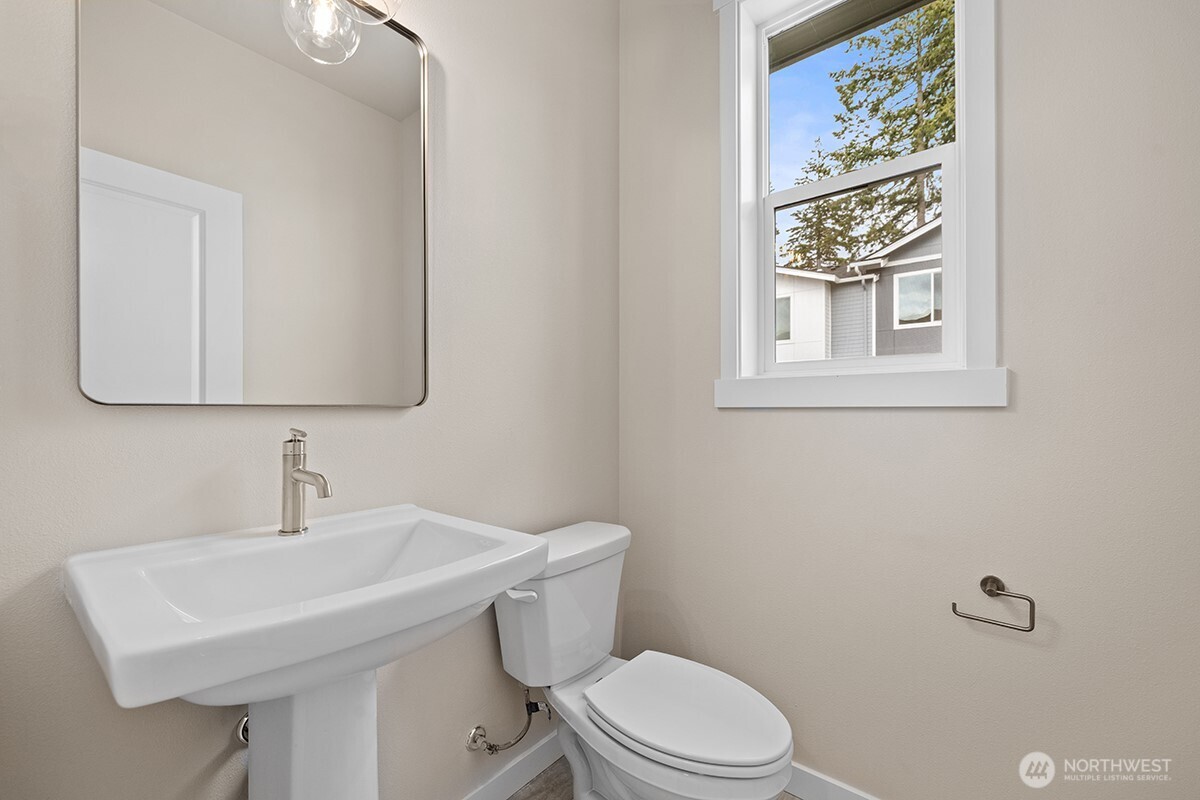 16823 Alder Way H3 Property Photo 25