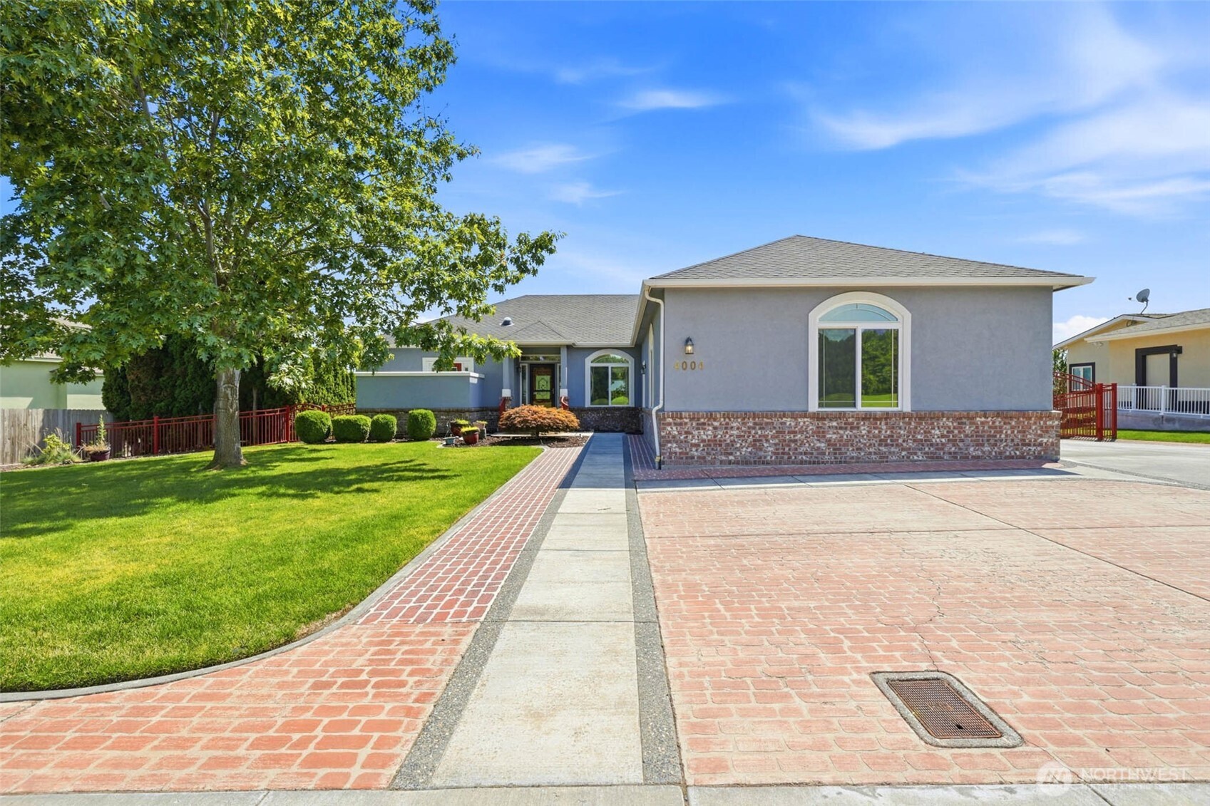 4004 Desert Plateau Property Photo 1