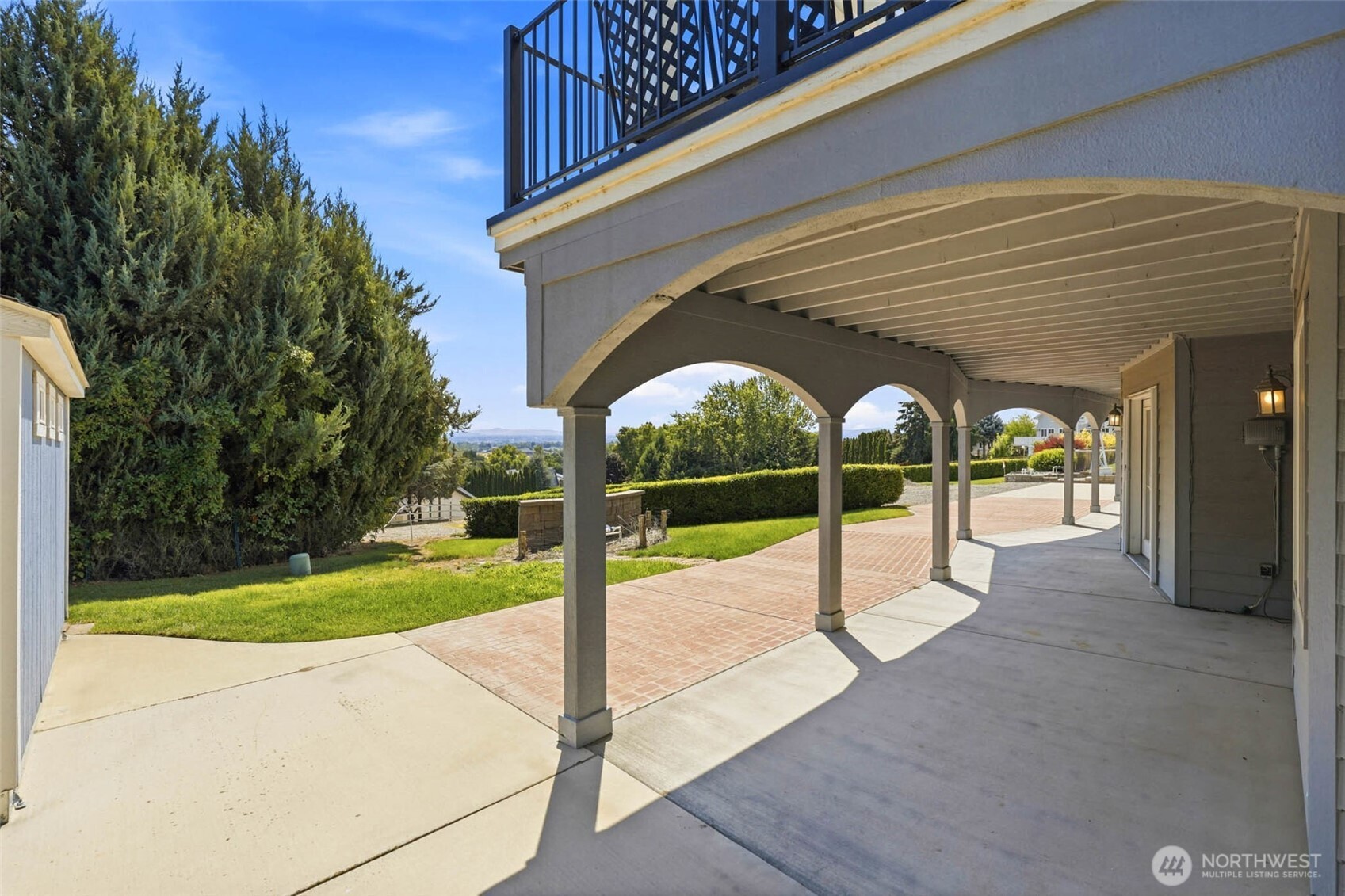 4004 Desert Plateau Property Photo 9