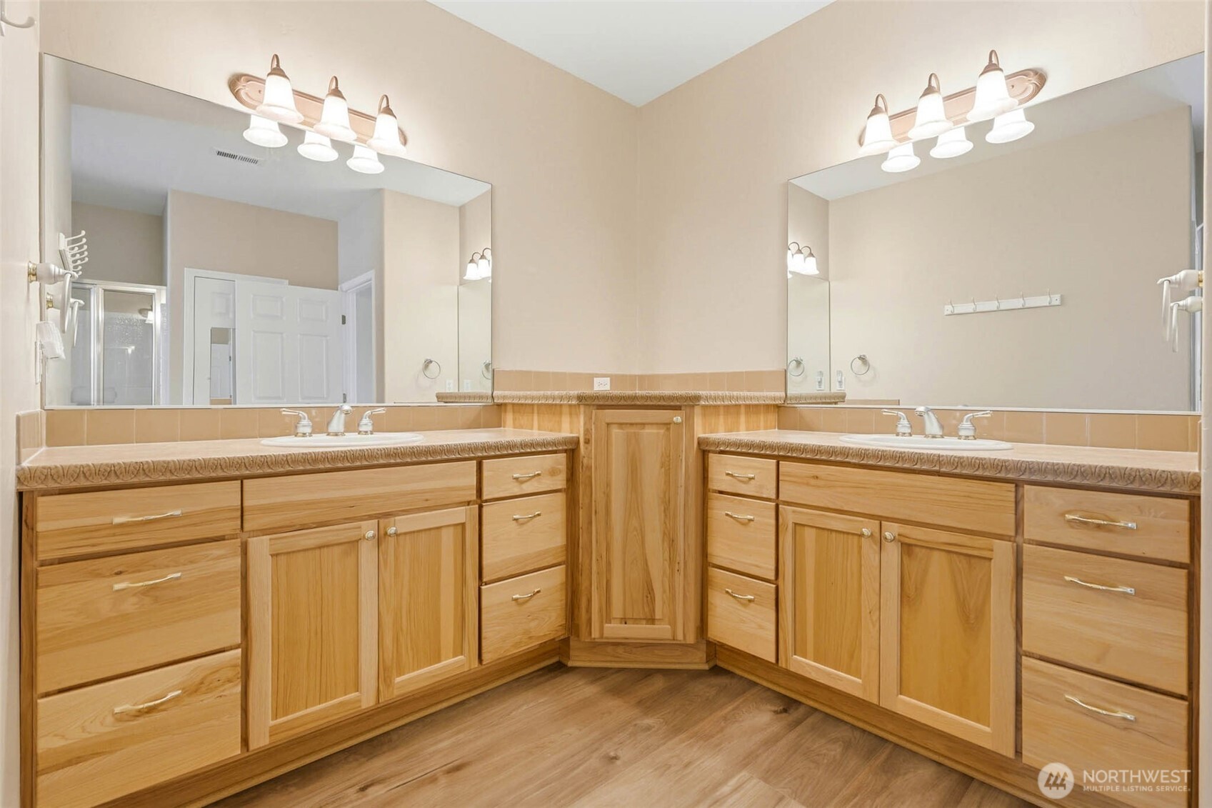 4004 Desert Plateau Property Photo 13