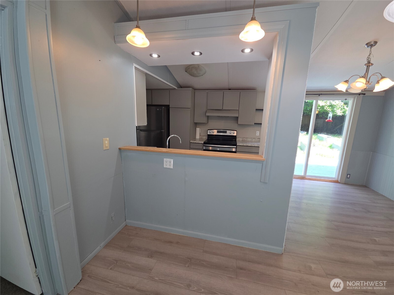 482 Hilltop Drive Property Photo 13