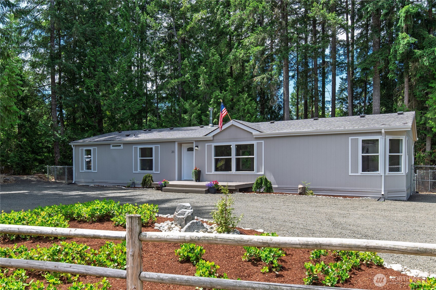 21 E Willopa Road Property Photo 4