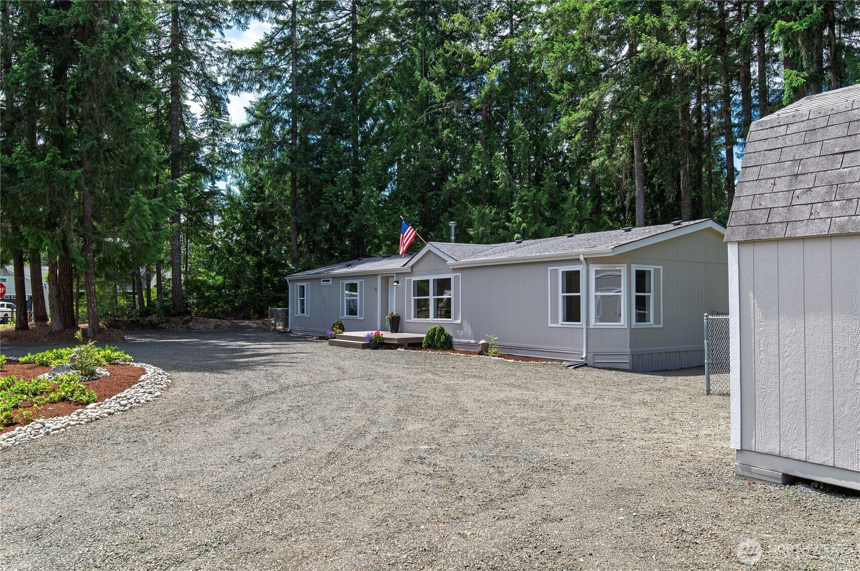 21 E Willopa Road Property Photo 8