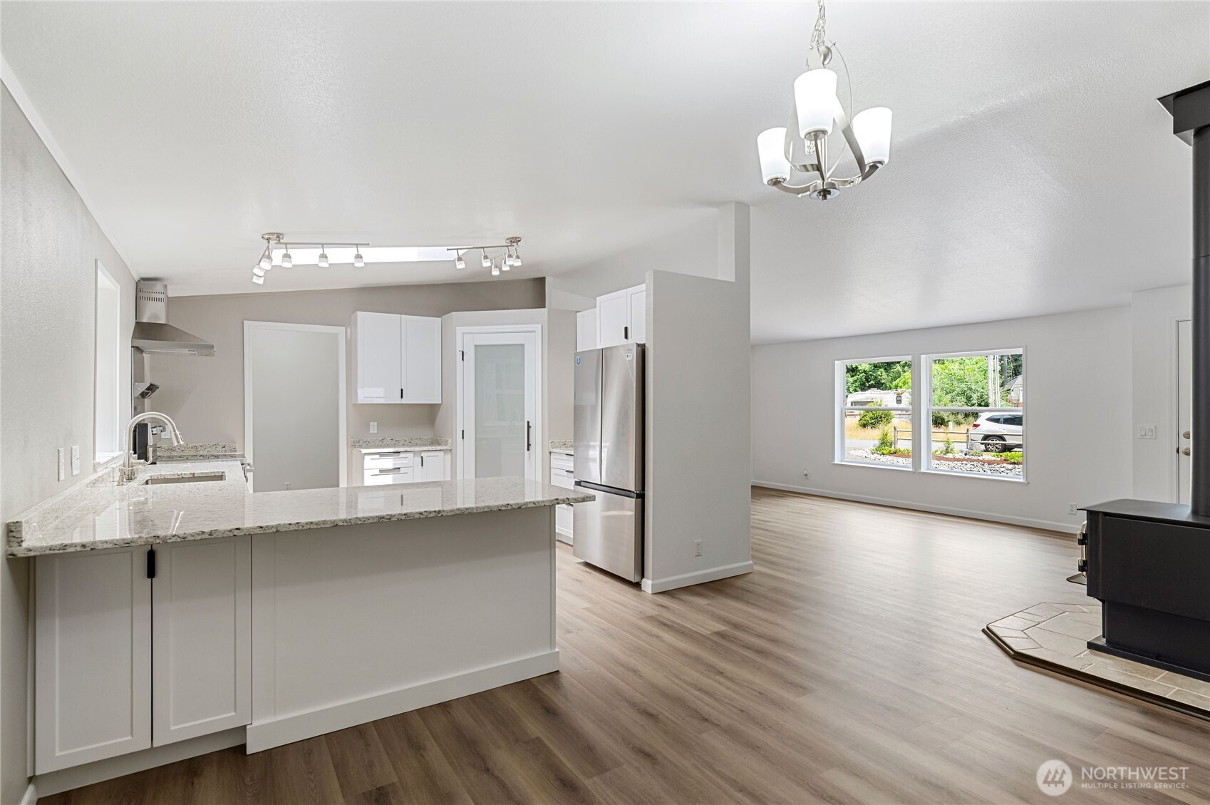 21 E Willopa Road Property Photo 17