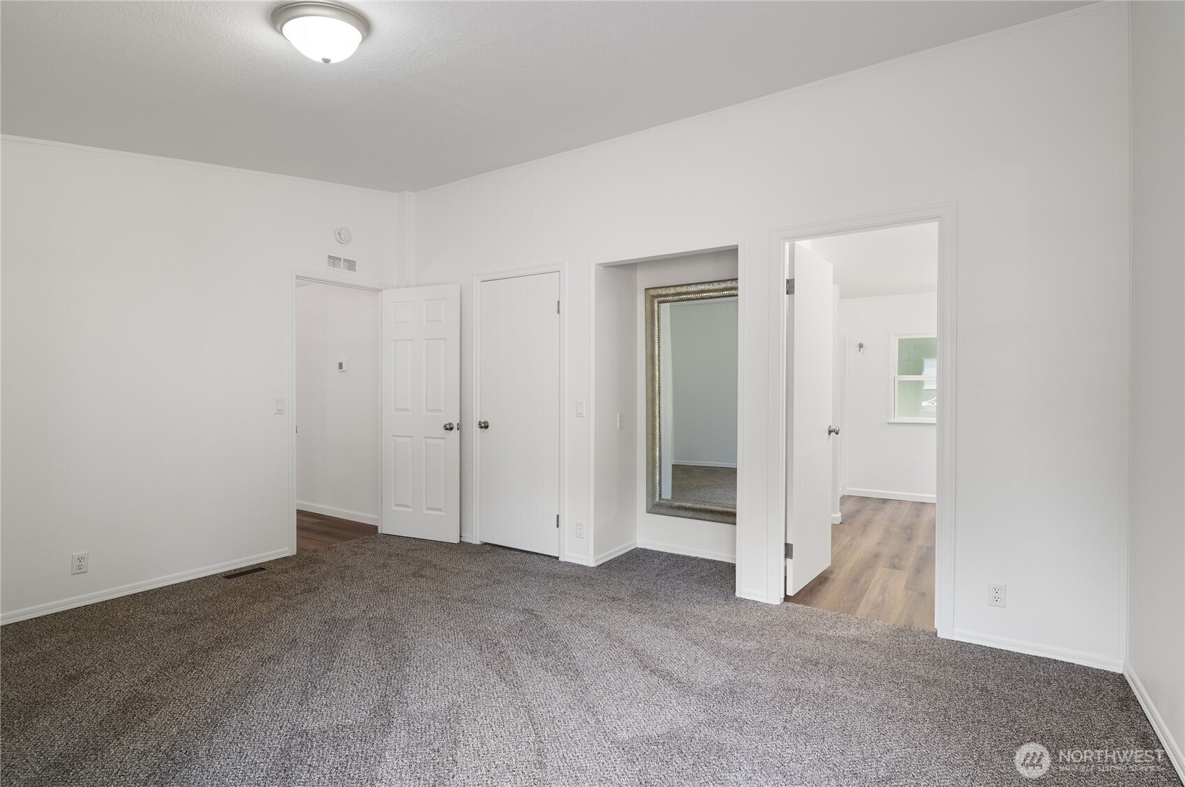 21 E Willopa Road Property Photo 28