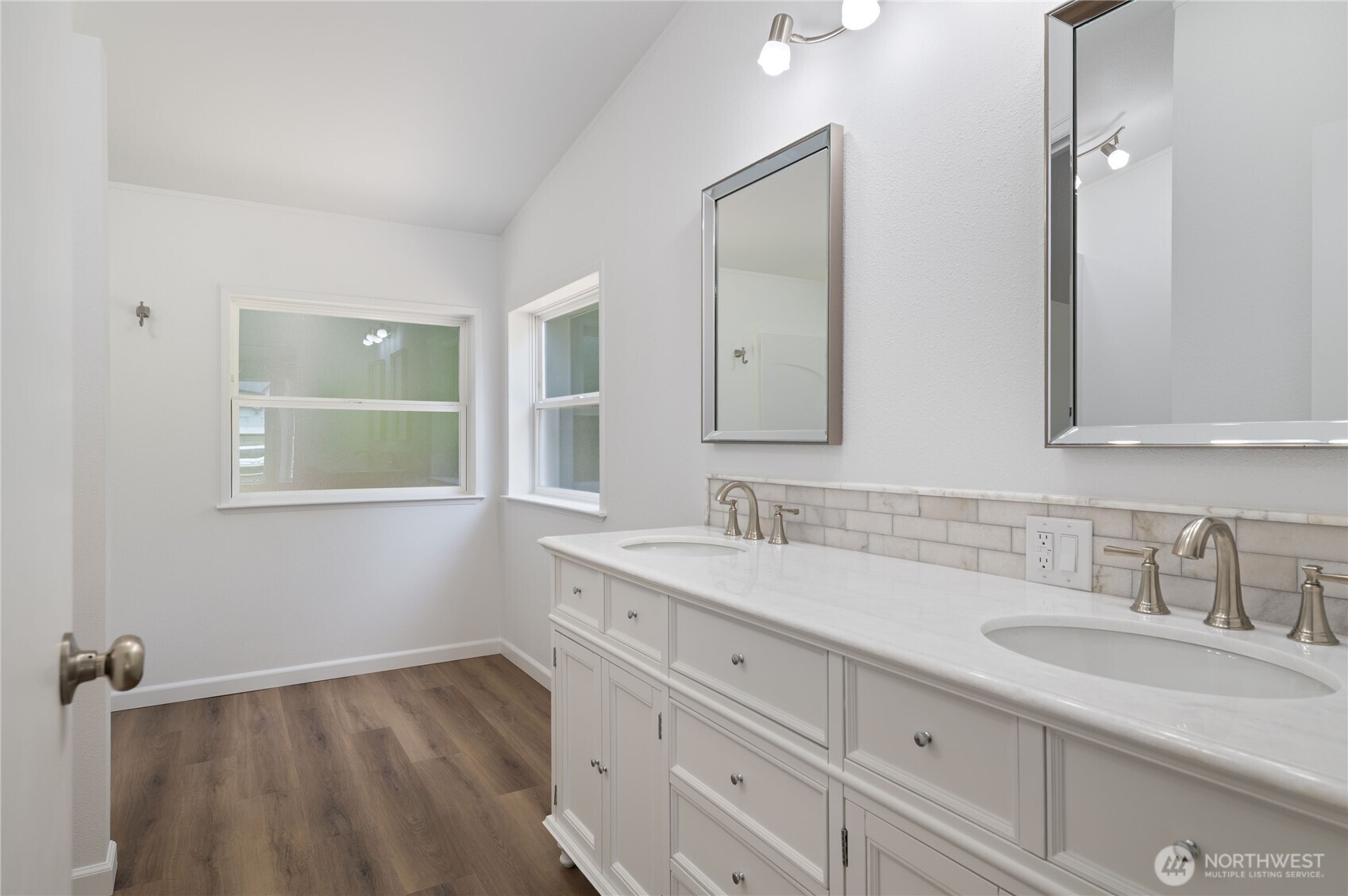 21 E Willopa Road Property Photo 32