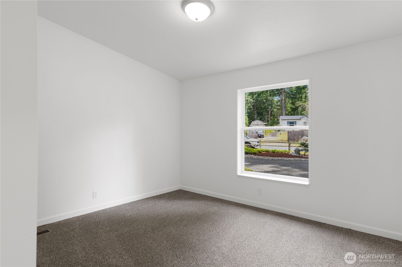 21 E Willopa Road Property Photo 36