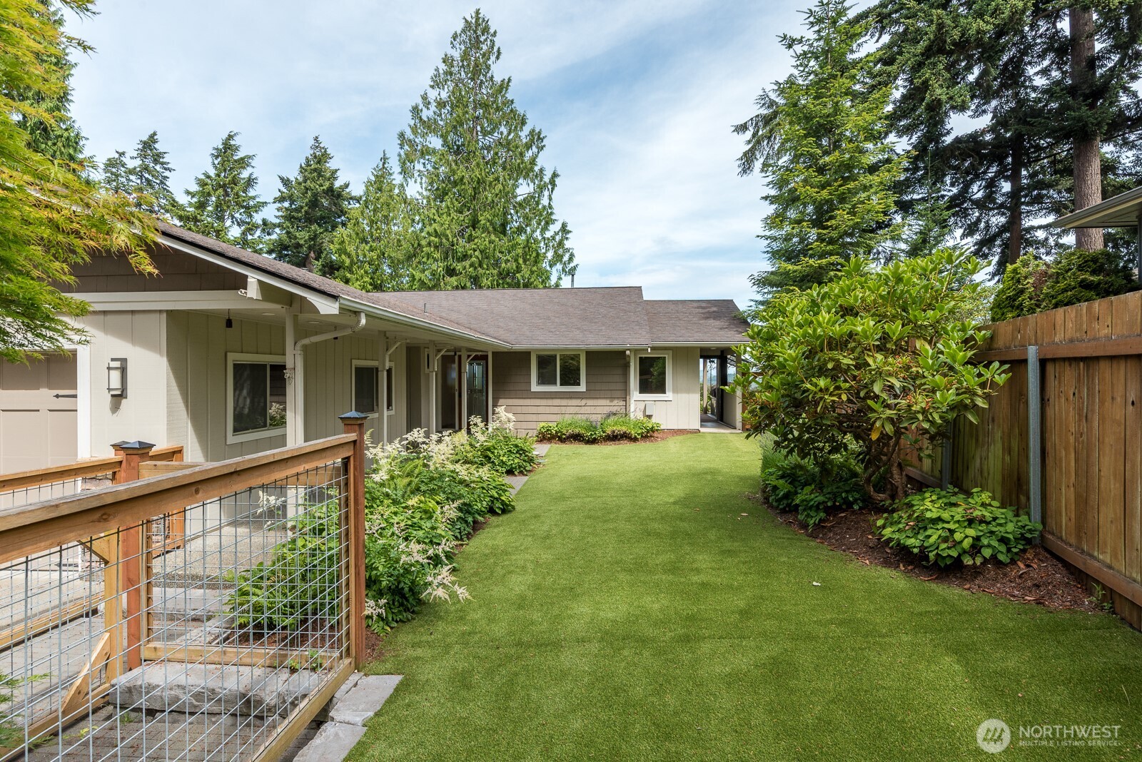 4053 Edith Point Road Property Photo 4