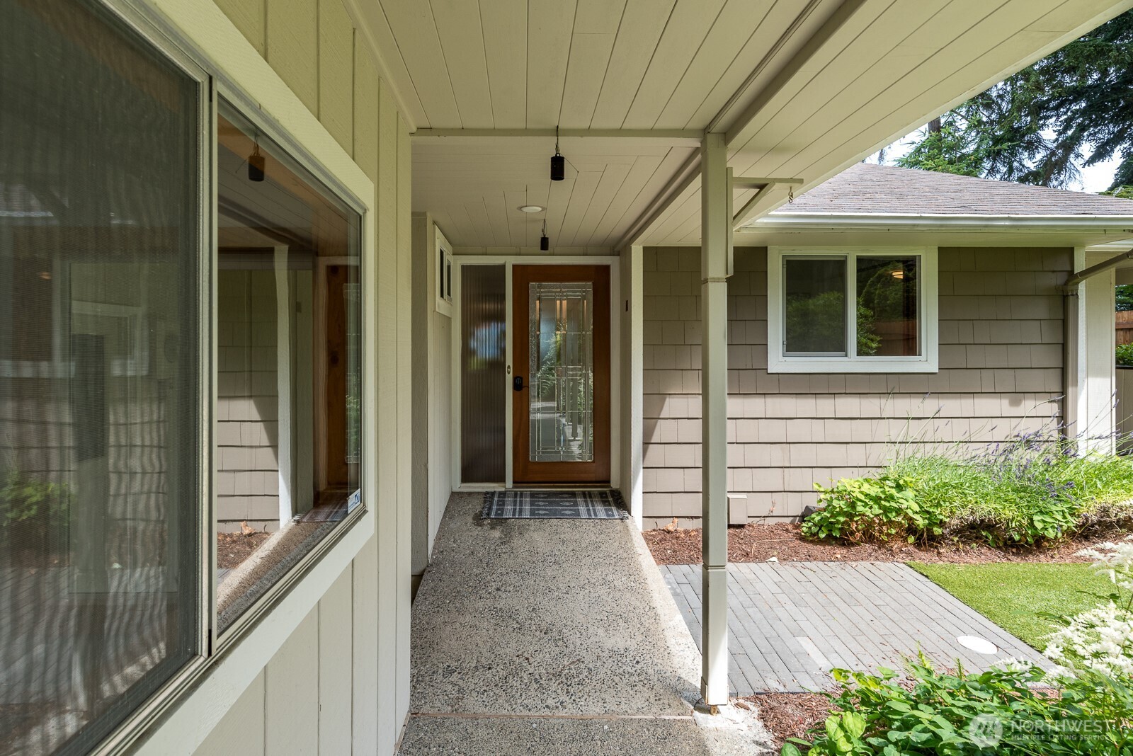 4053 Edith Point Road Property Photo 6