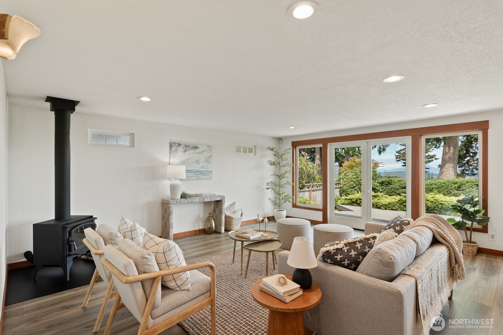 4053 Edith Point Road Property Photo 11
