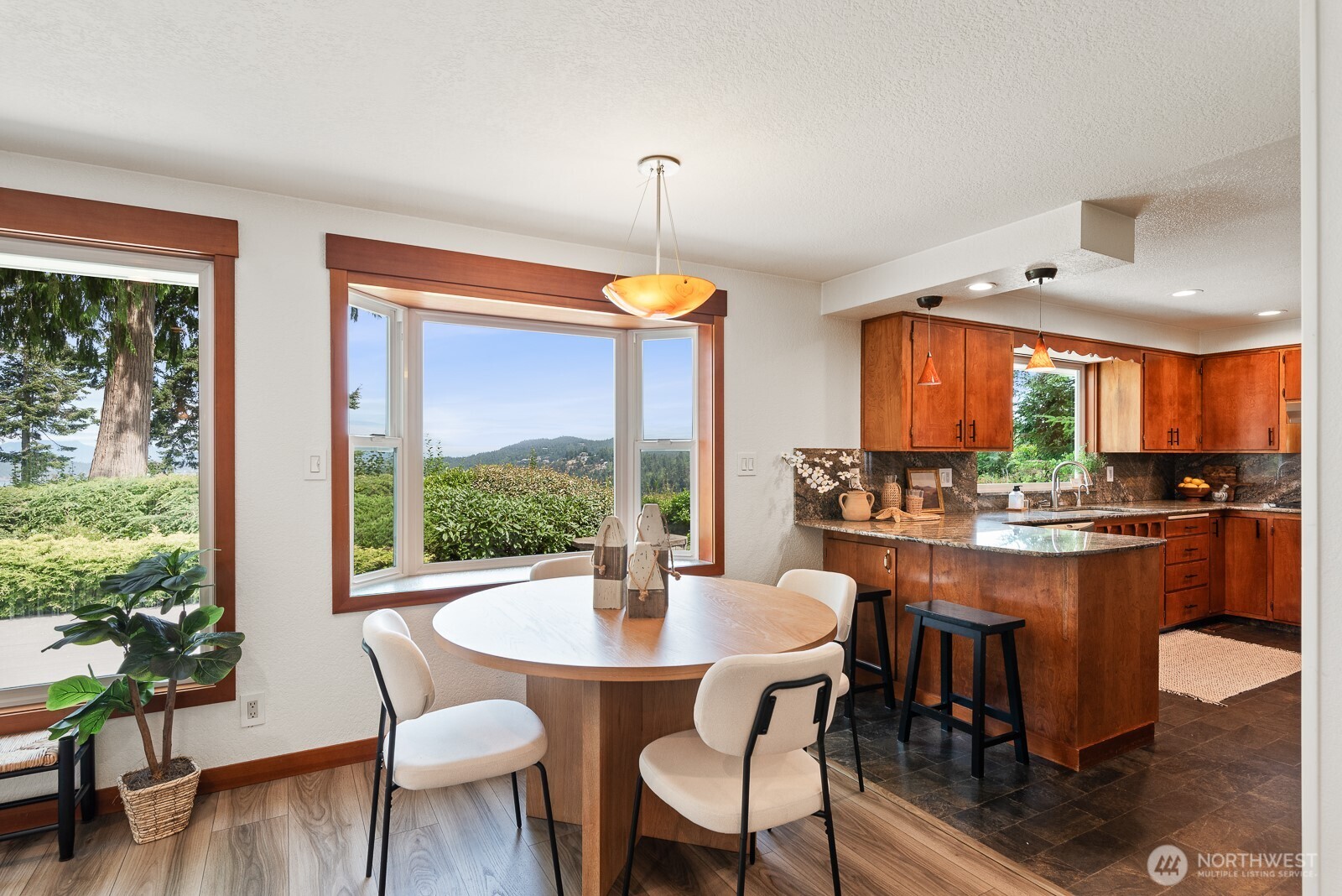 4053 Edith Point Road Property Photo 15