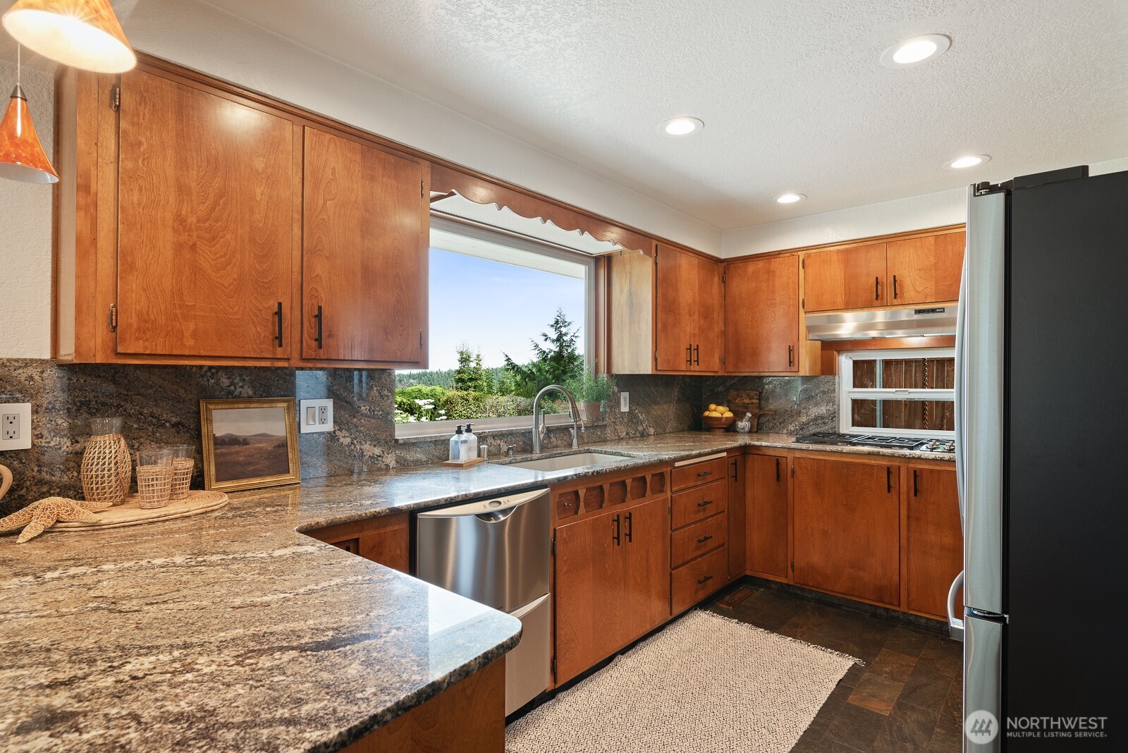 4053 Edith Point Road Property Photo 17