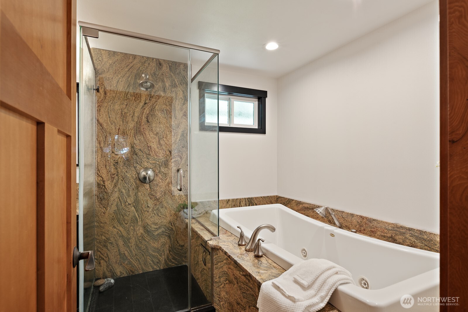 4053 Edith Point Road Property Photo 23