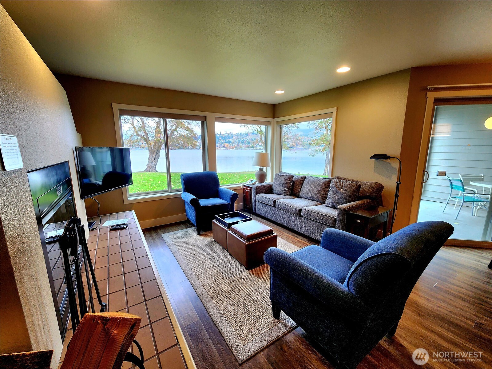 1 Beach 589-c Property Photo 7