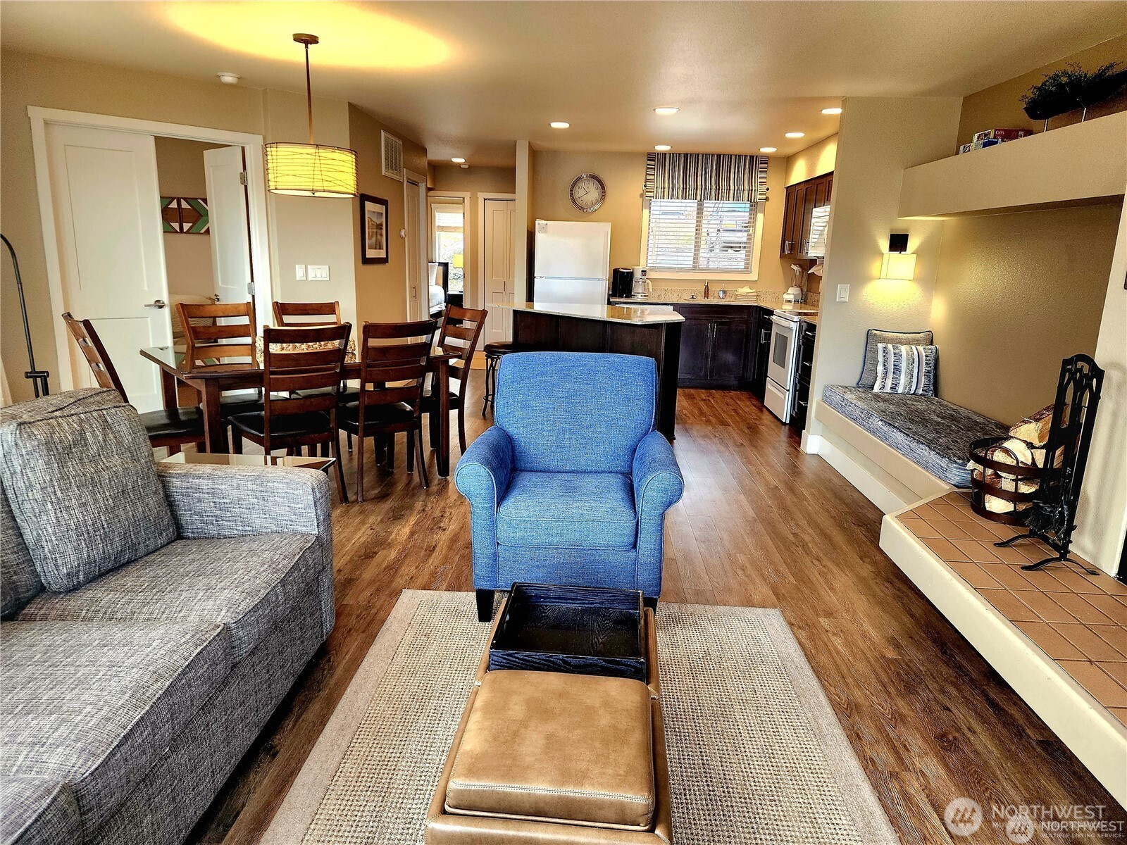 1 Beach 589-c Property Photo 8
