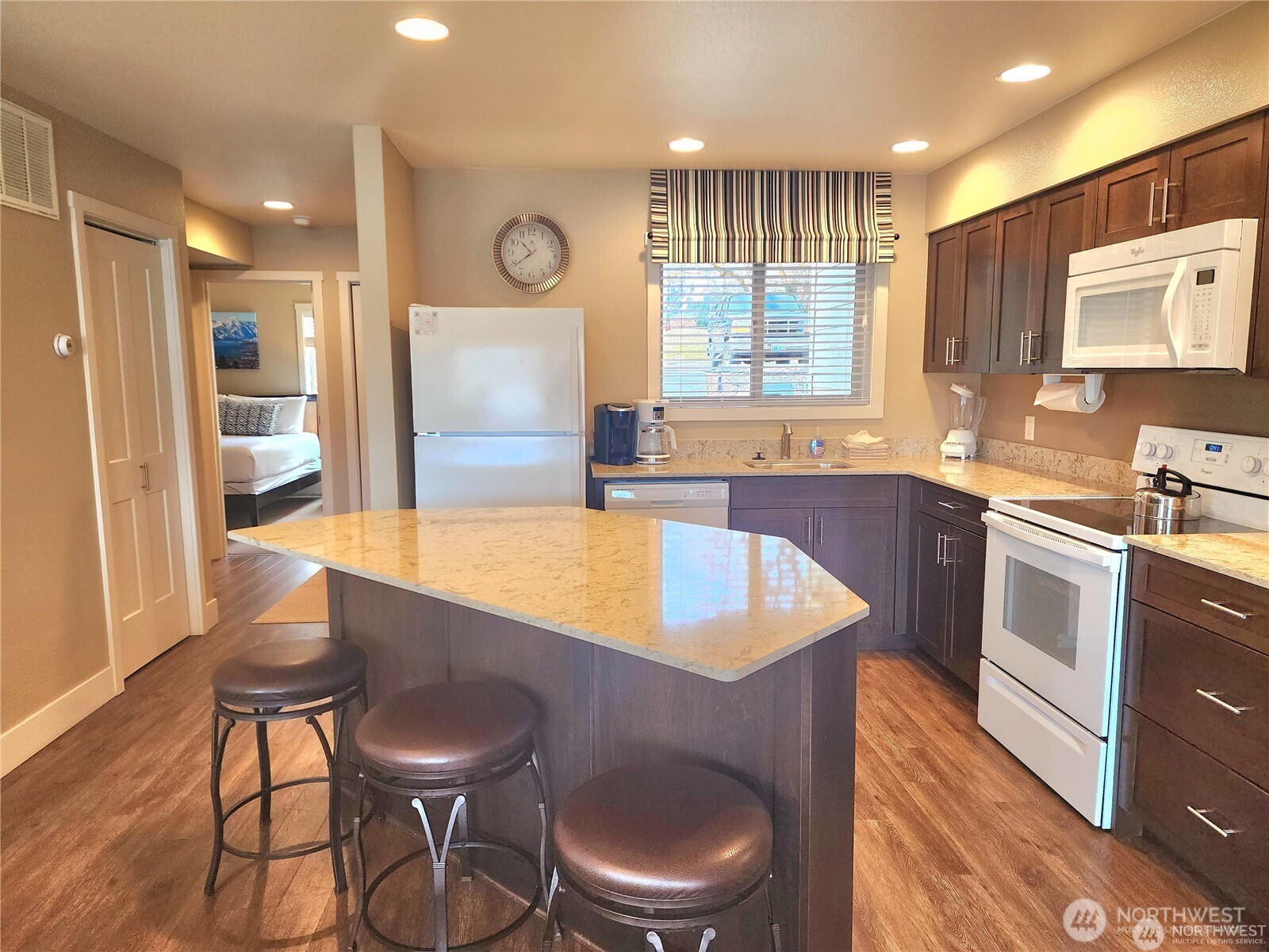 1 Beach 589-c Property Photo 9