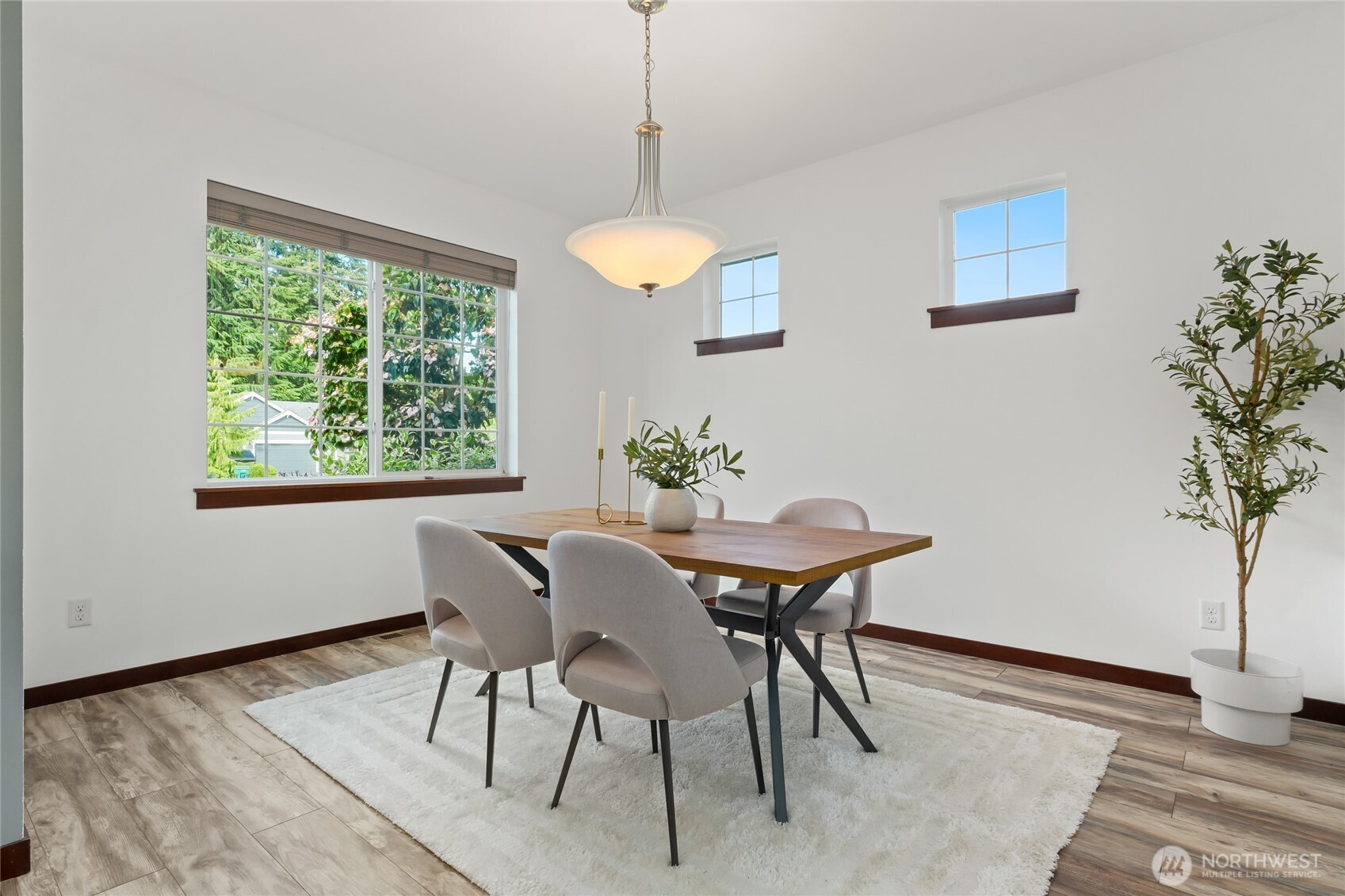 10920 233rd Street Property Photo 6