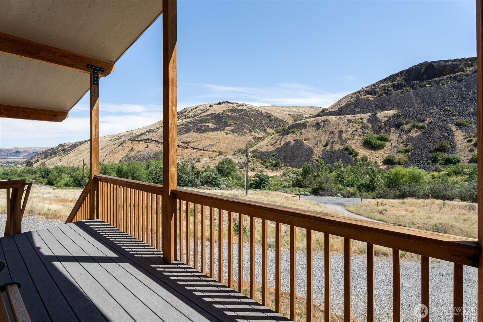 7400 Colockum Road Property Photo 3
