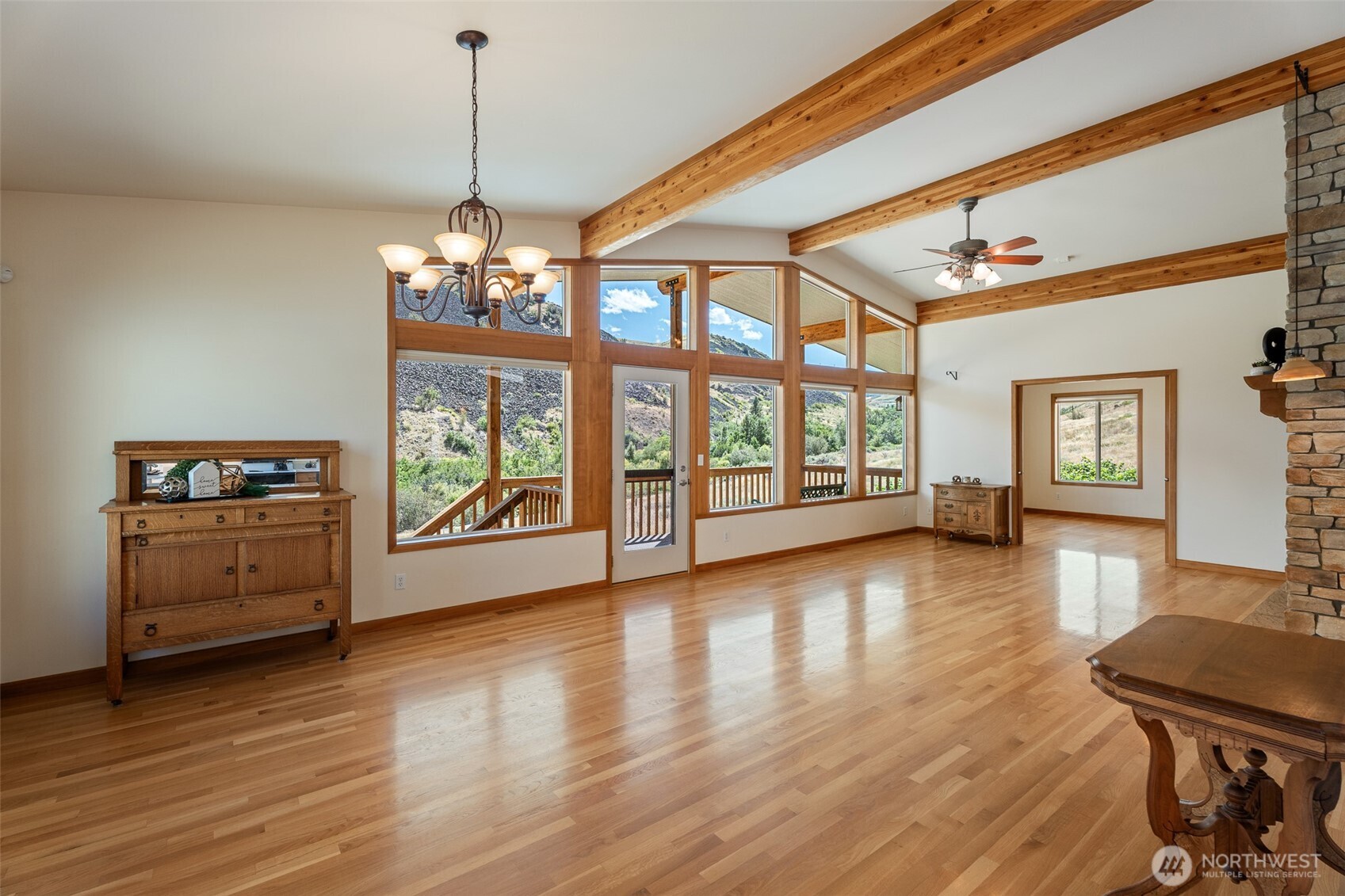 7400 Colockum Road Property Photo 4