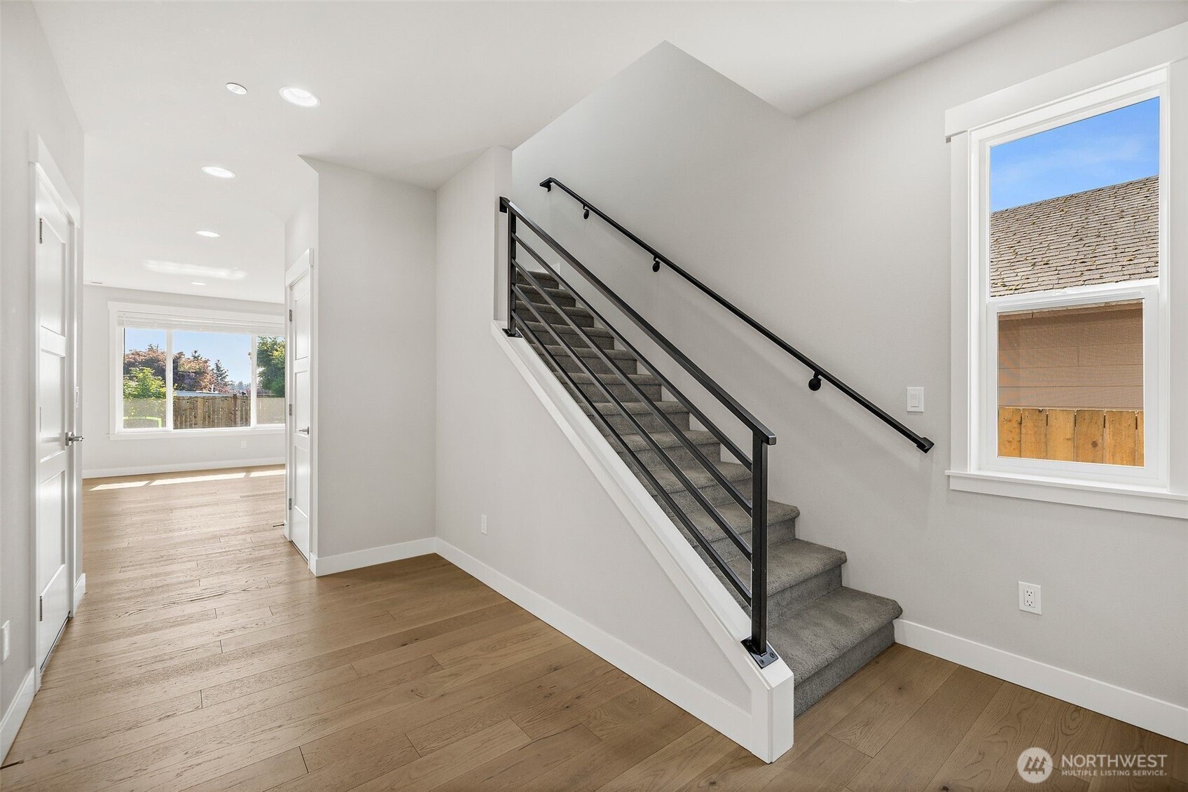 17115 11th Place B Property Photo 3