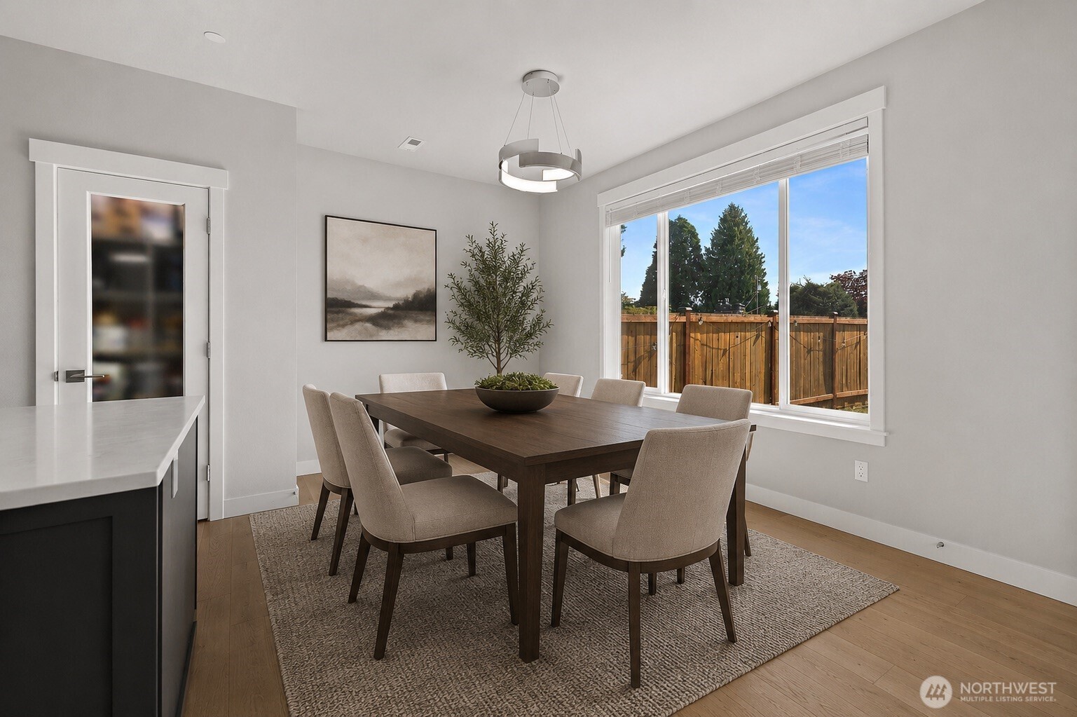17115 11th Place B Property Photo 9