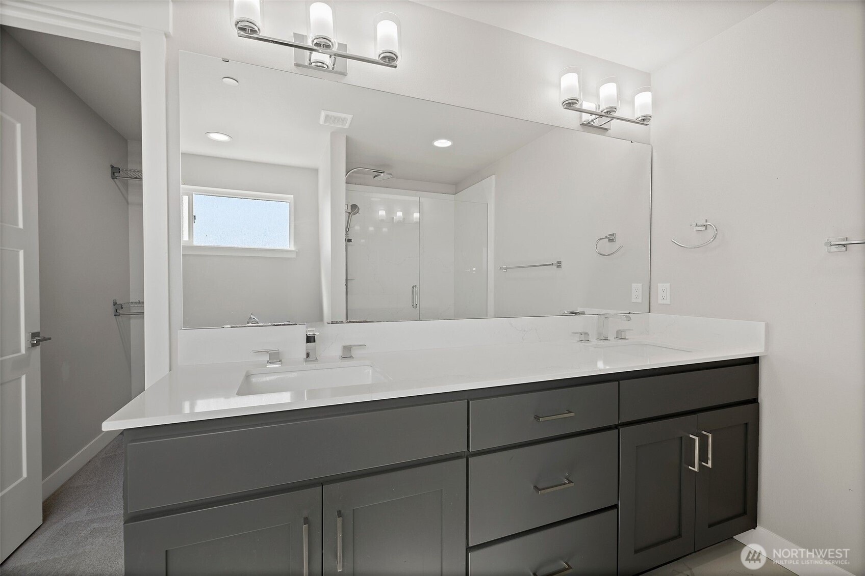 17115 11th Place B Property Photo 14