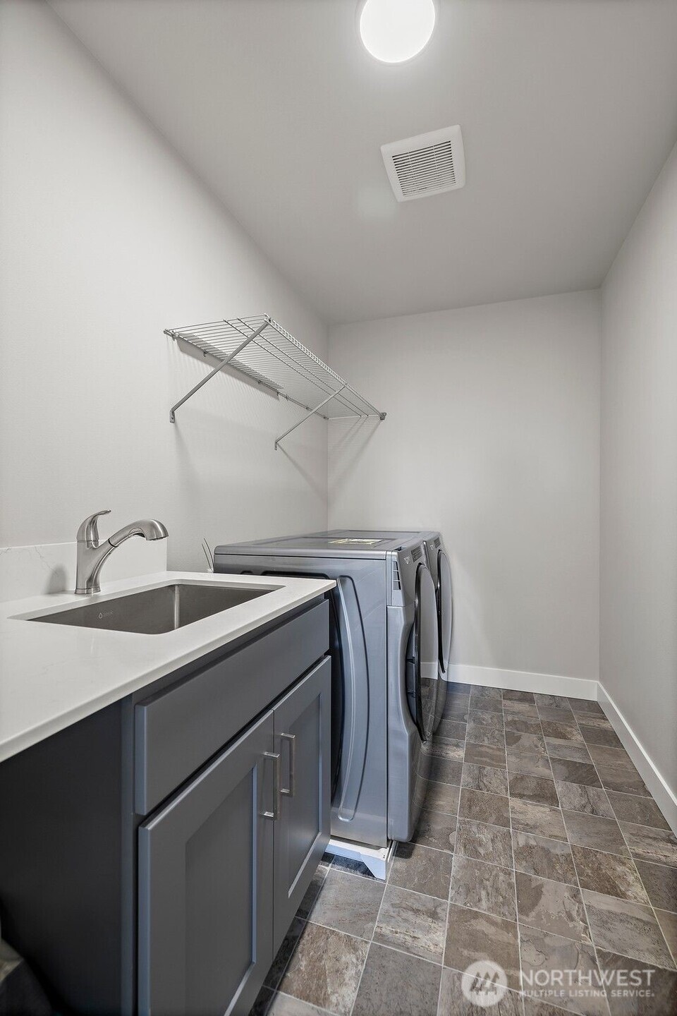 17115 11th Place B Property Photo 18