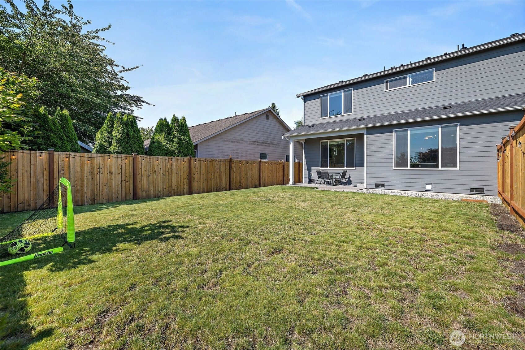 17115 11th Place B Property Photo 23