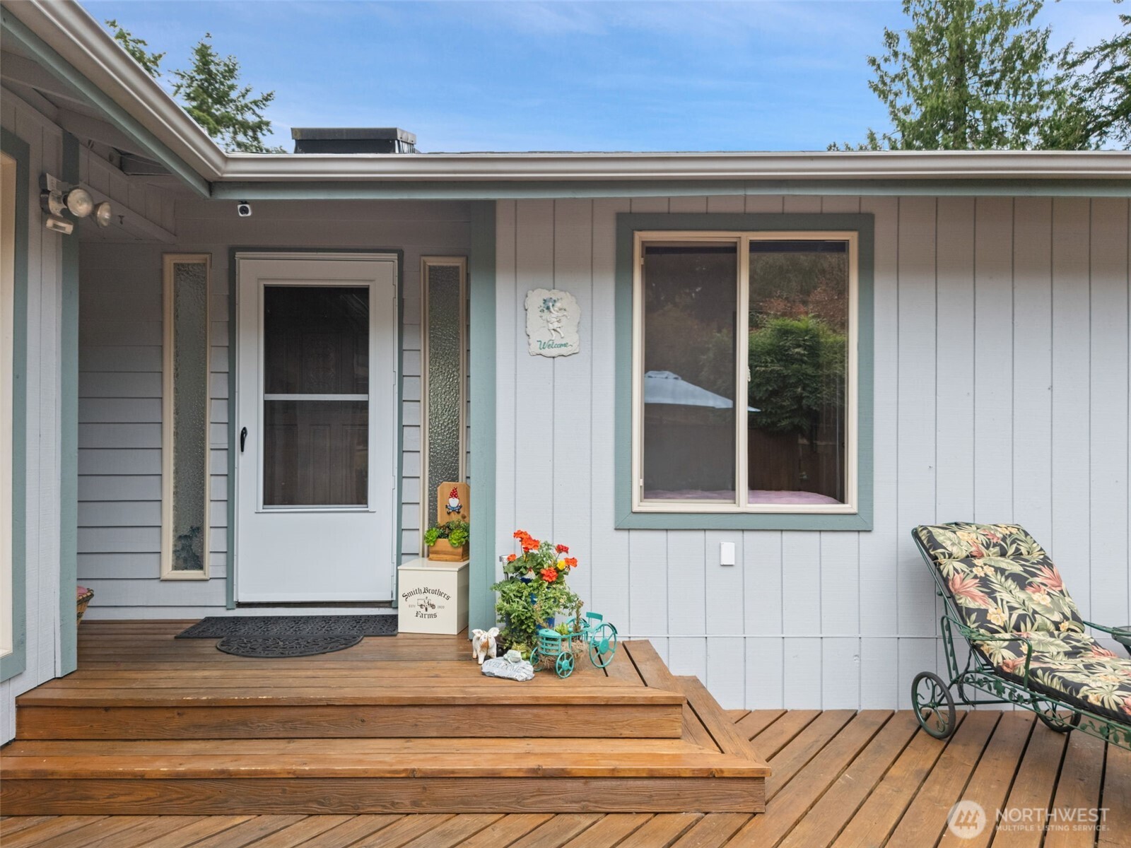 140 Ne Rainier Place Property Photo 3