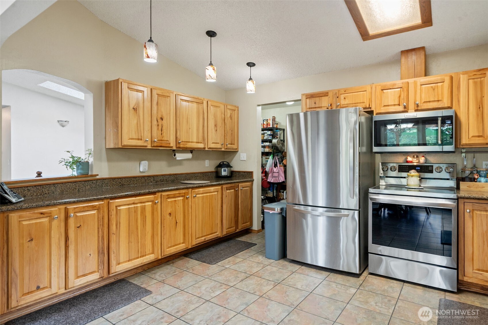 140 Ne Rainier Place Property Photo 8