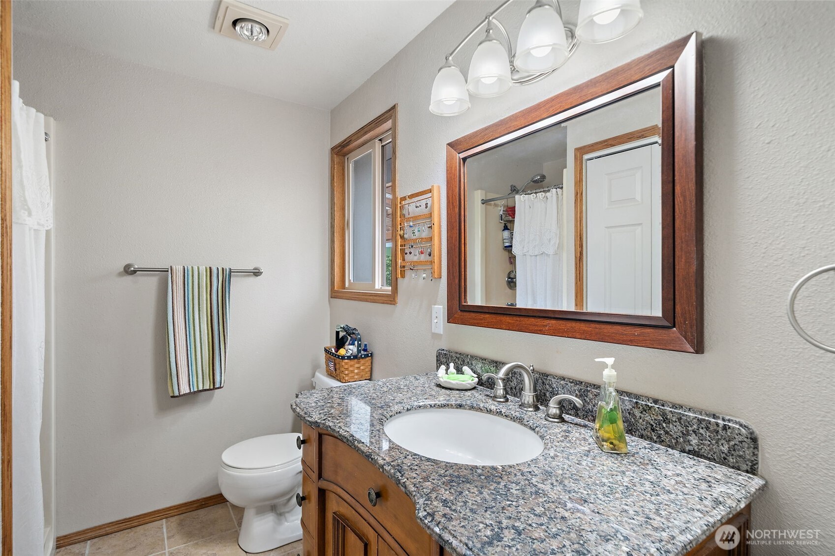 140 Ne Rainier Place Property Photo 13