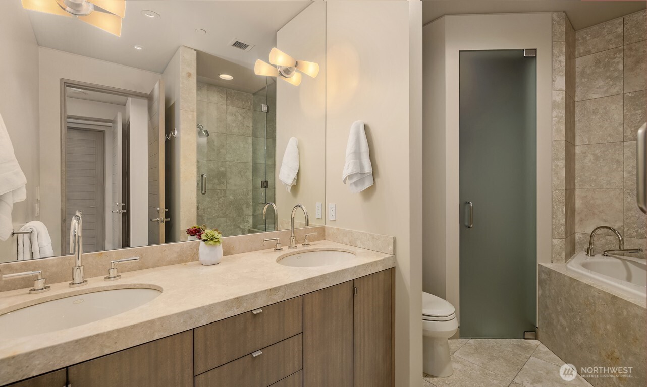 650 Bellevue Way 4004 Property Photo 34