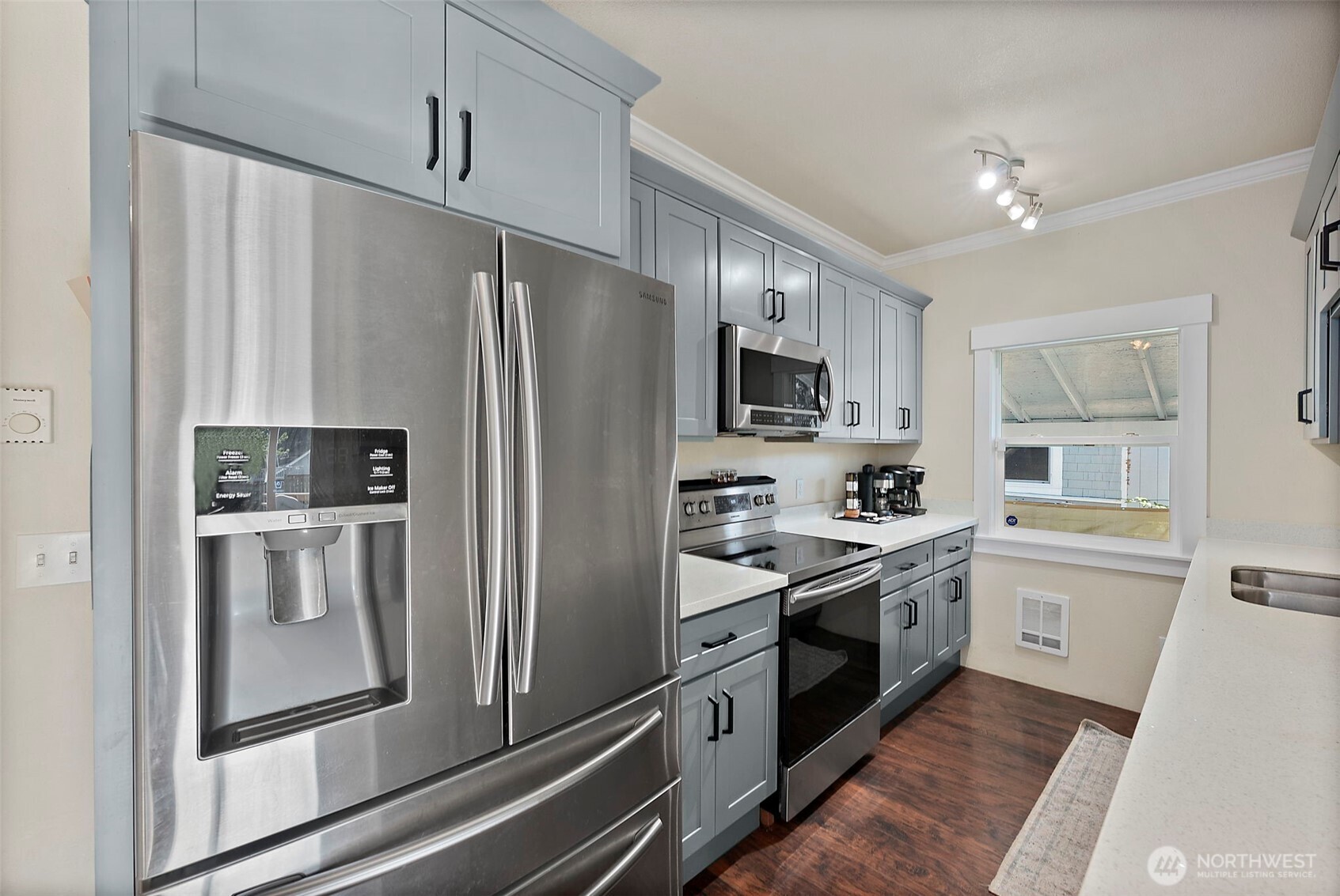 6829 S Thompson Avenue Property Photo 10