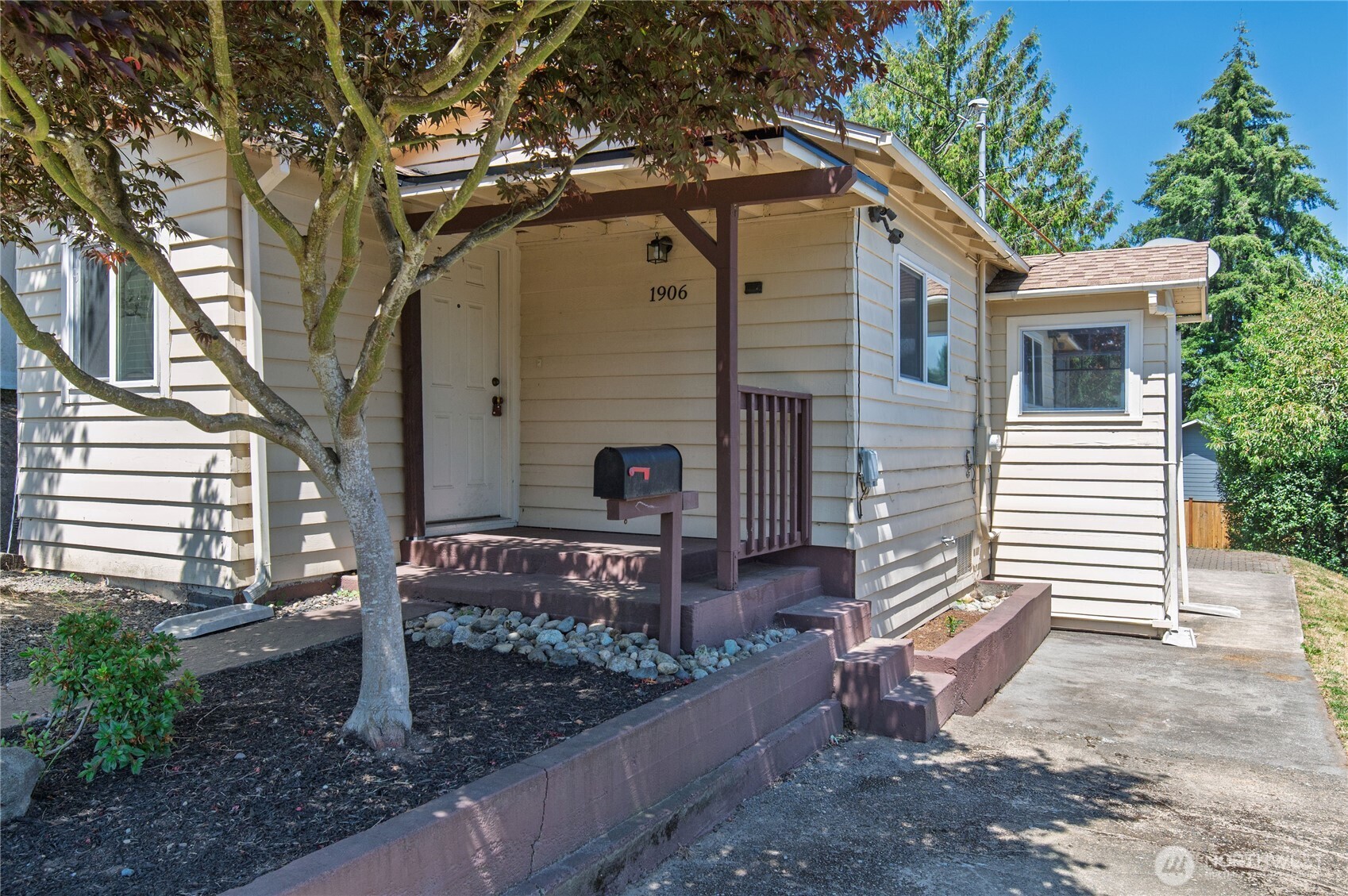 1906 14th Street Property Photo 1