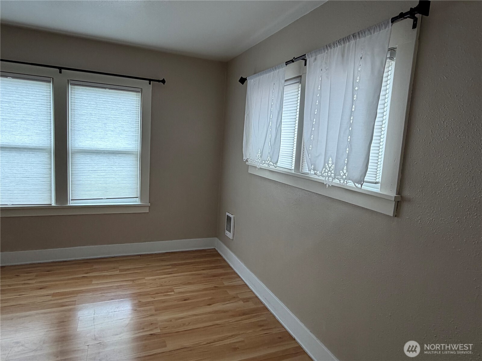 409 N Jefferson Street Property Photo 24