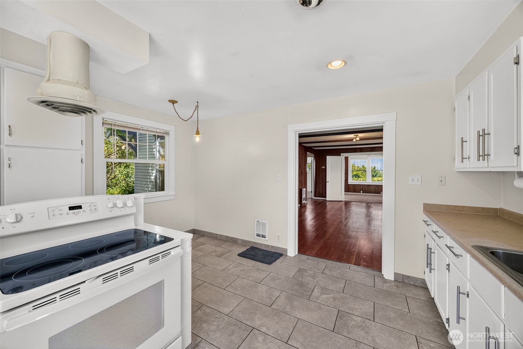 4417 Seahurst Avenue Property Photo 15