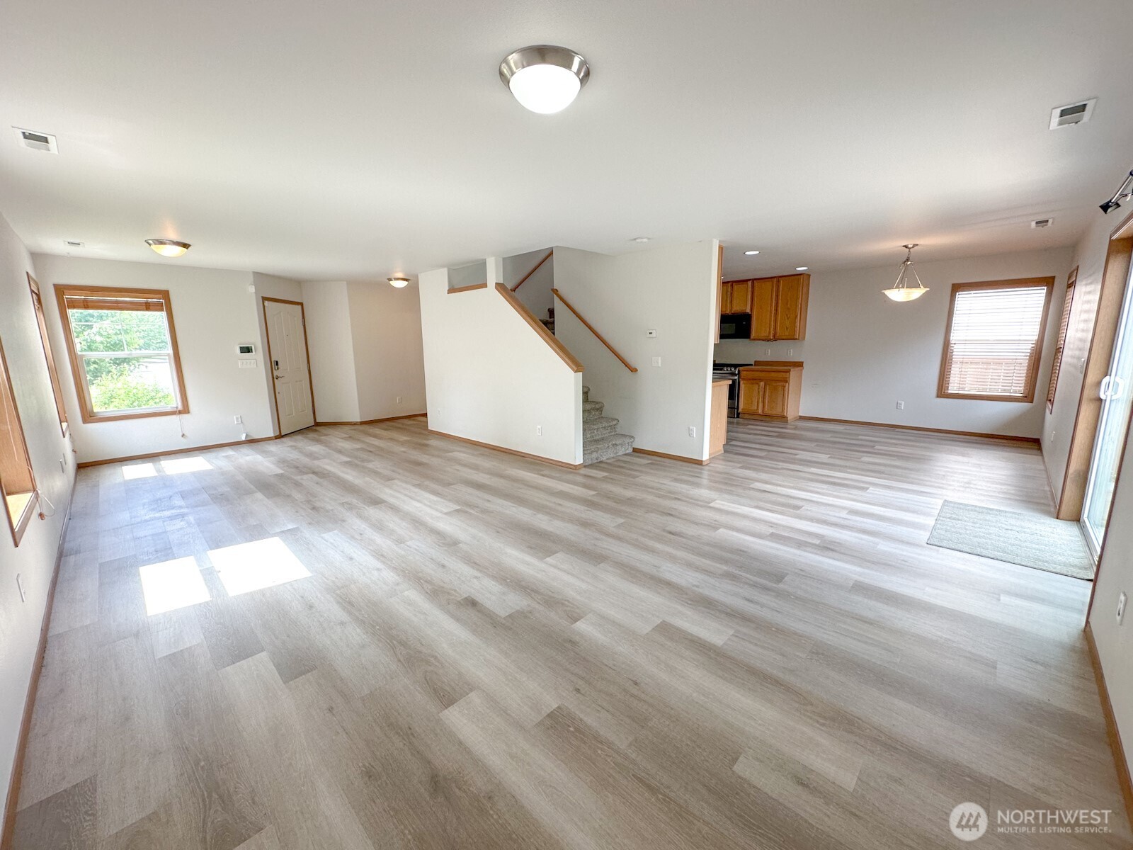 17929 Silver Creek Avenue Property Photo 5