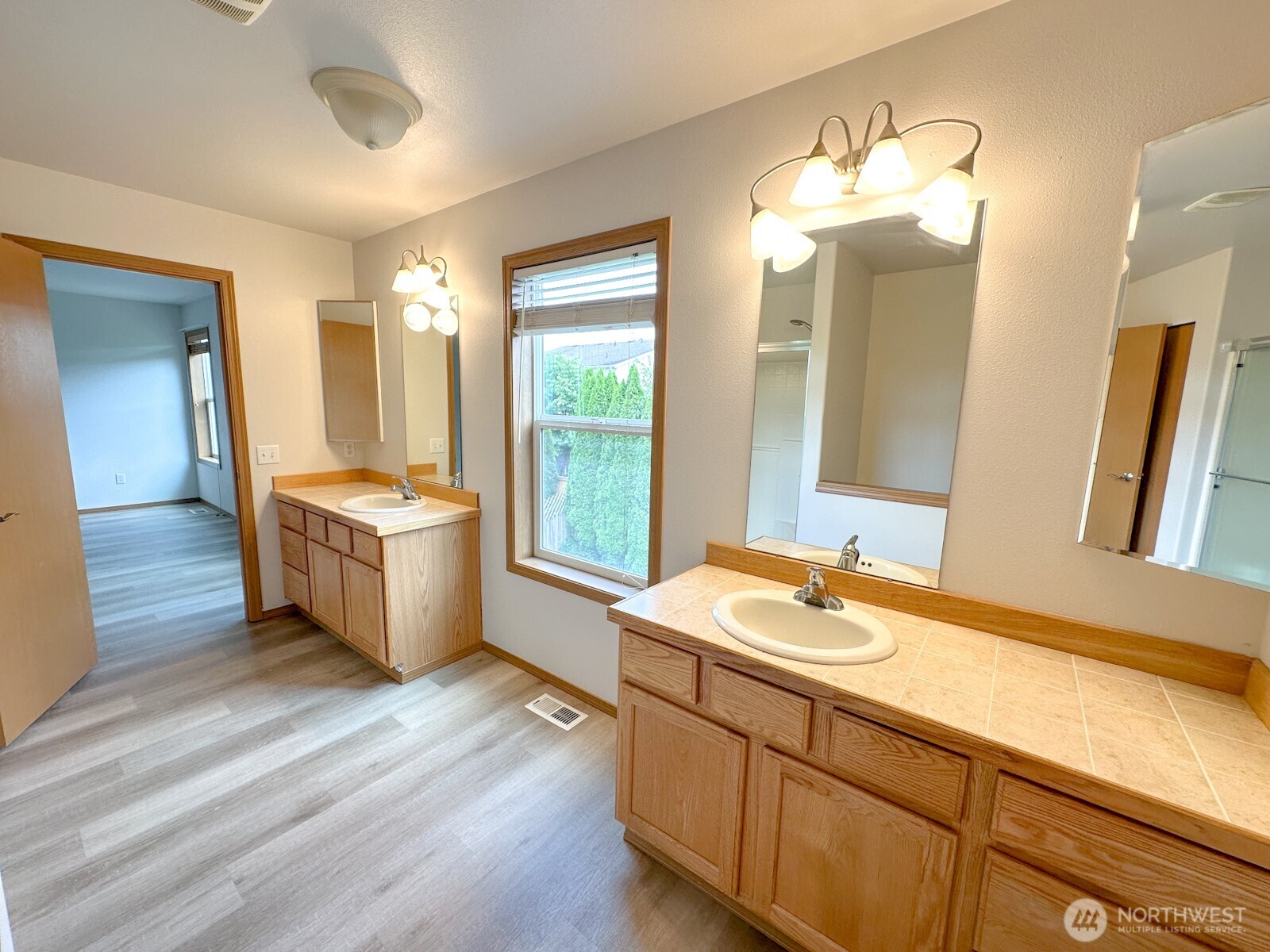 17929 Silver Creek Avenue Property Photo 16