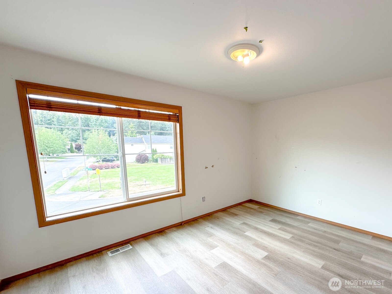 17929 Silver Creek Avenue Property Photo 17