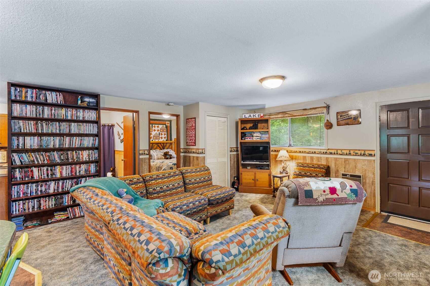 870 N Colony Surf Drive Property Photo 4