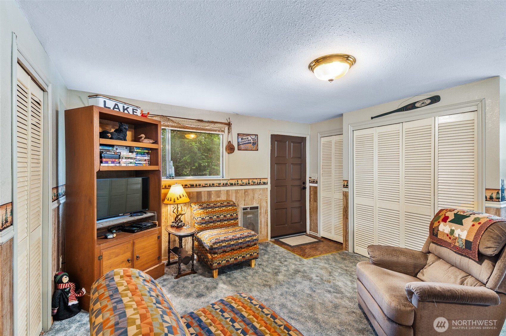 870 N Colony Surf Drive Property Photo 5